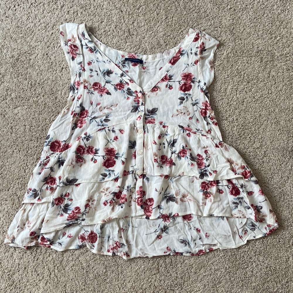 AEO FLORAL RUFFLE TIERED BUTTON TOP